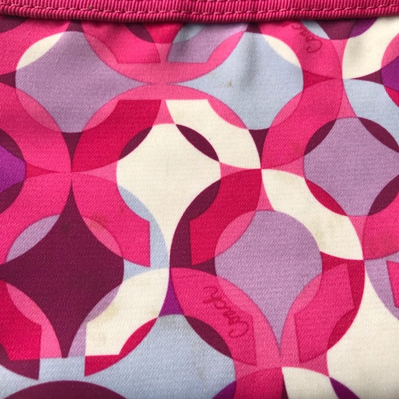 Coach Poppy Kaliedoscope Wristlet Baguette - Picture 4 of 9